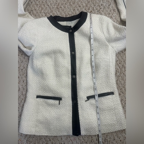 Talbots Cream Blazer with Black Trim Elegant Design size 2P - Picture 9 of 9